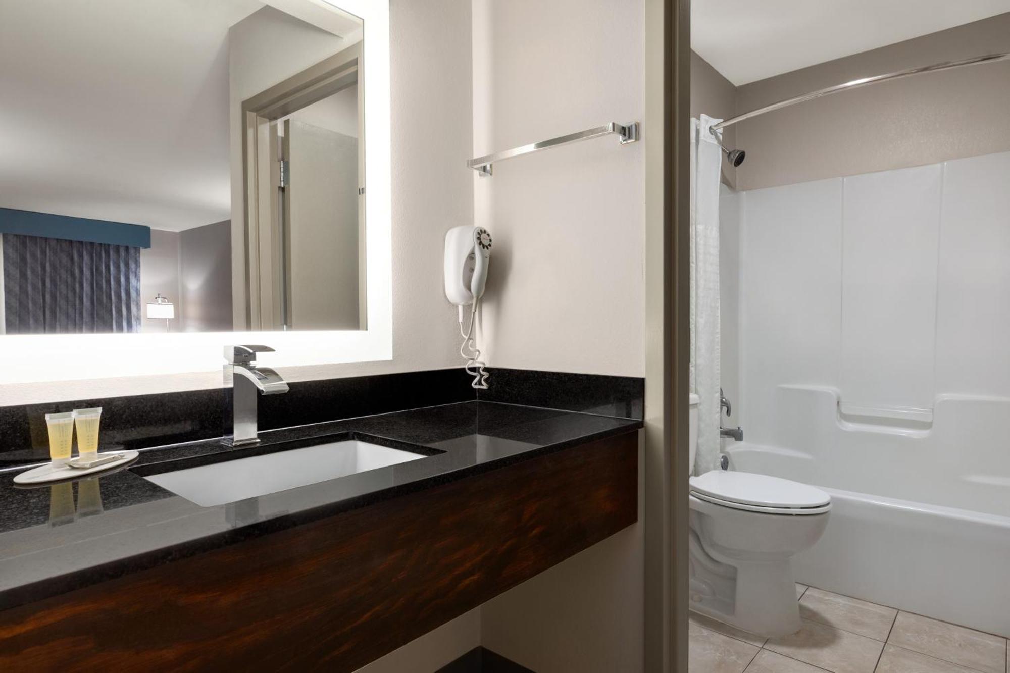 Days Inn By Wyndham Covington Exteriér fotografie